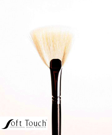 Кисть веерная Fan Brush в индивидуальной тубе Soft Touch 